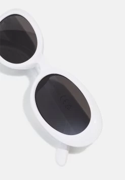 Pier One UNISEX - Sonnenbrille - White -Pier One 23546918e94f4ab28ea73c60259a89c5
