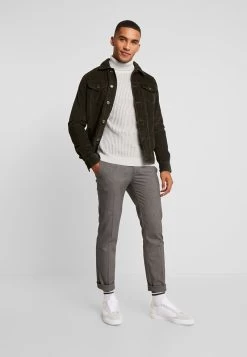 Neu eingetroffen -Pier One f235db7263944de8a0e5e43098d35a90